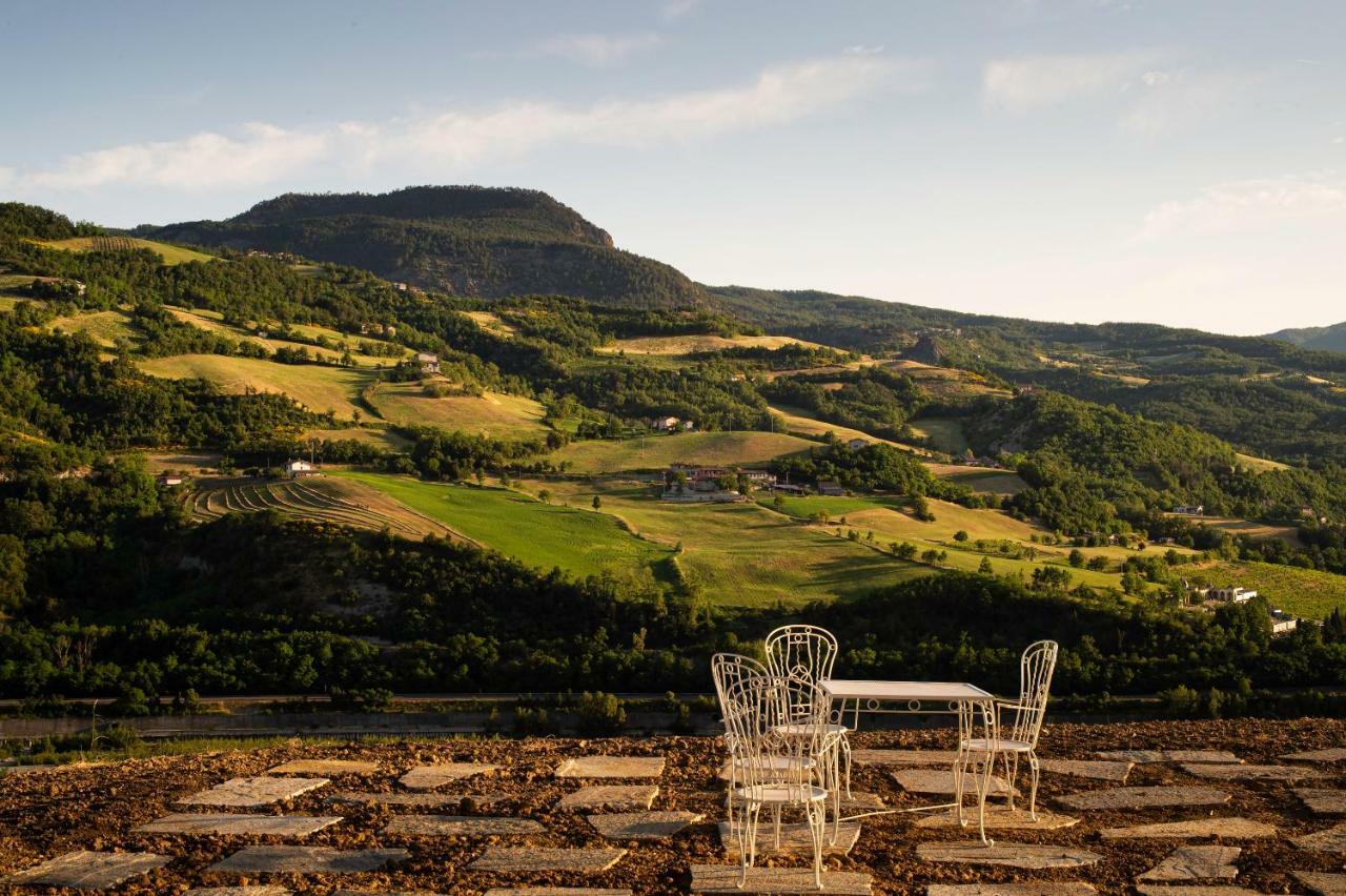 Вилла Relais Sant'Ambrogio Боббио Экстерьер фото